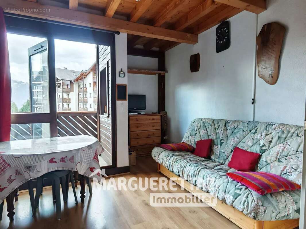 Appartement à MORILLON