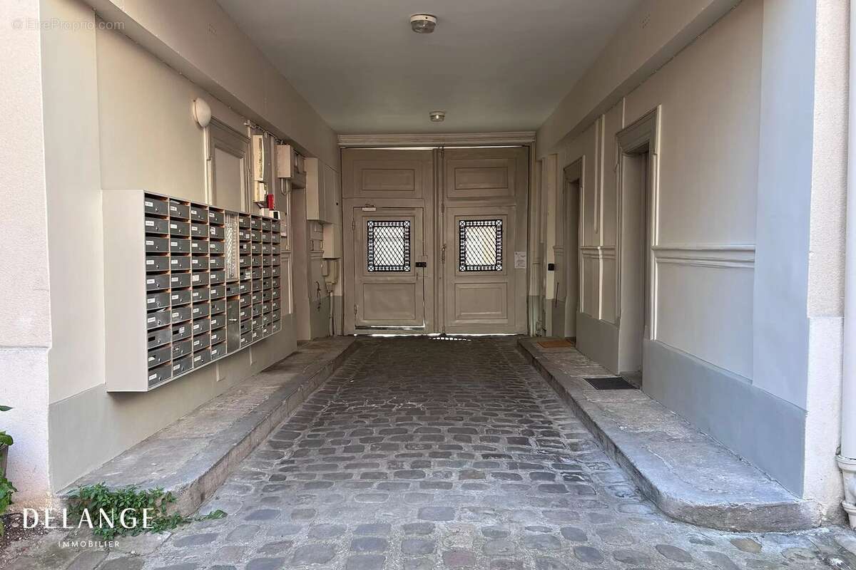 Appartement à PARIS-11E