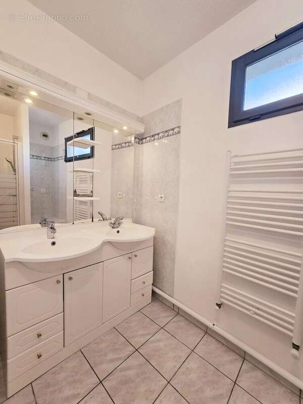 Appartement à ANSE