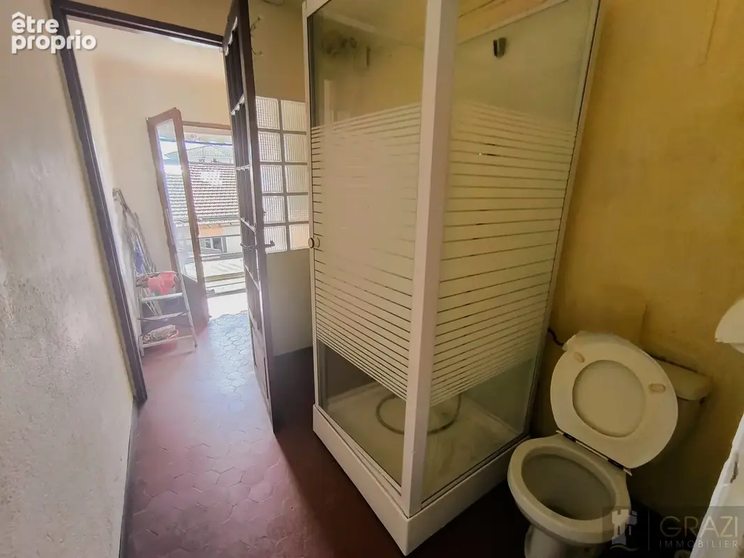 À vendre : appartement à rénover de 43 mètres carrés dans le secteur de Toulon Ouest. - photo 6