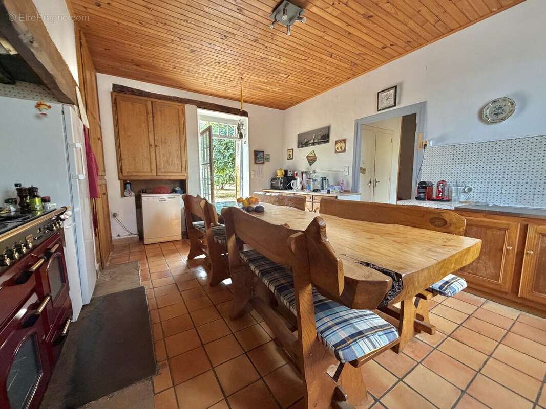 Maison 233 m² à Saint-Vincent-De-Cosse  - photo 3