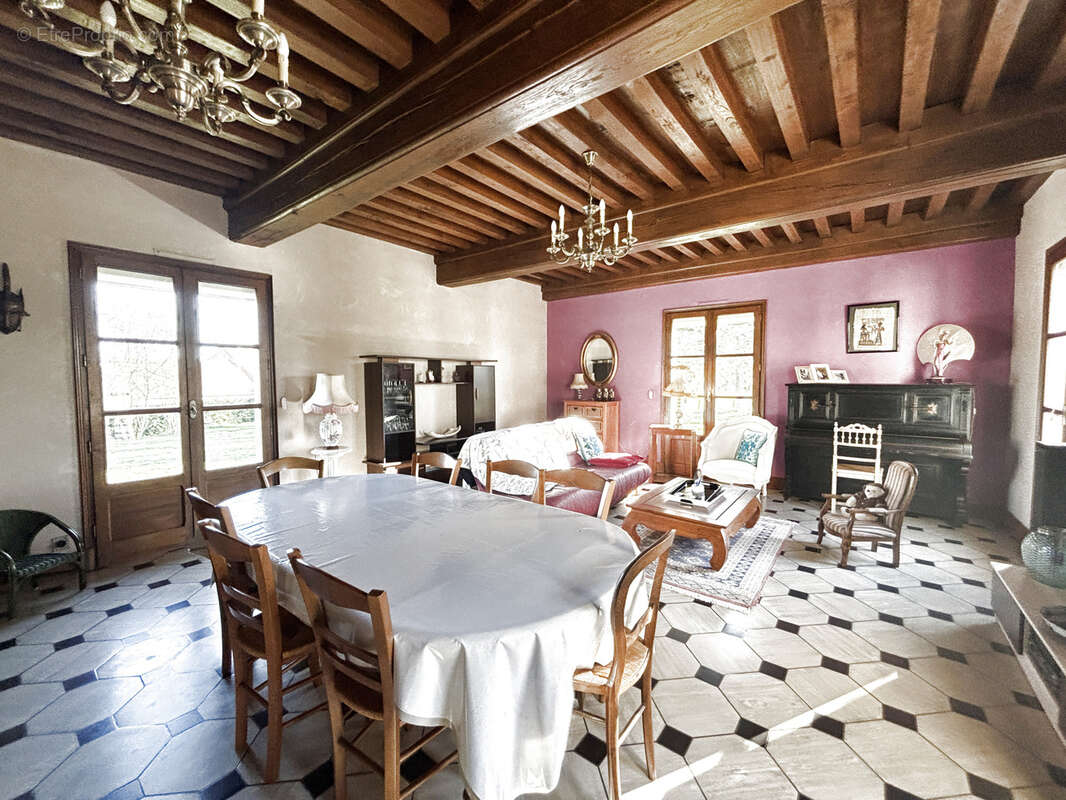 Maison à ARNAY-LE-DUC