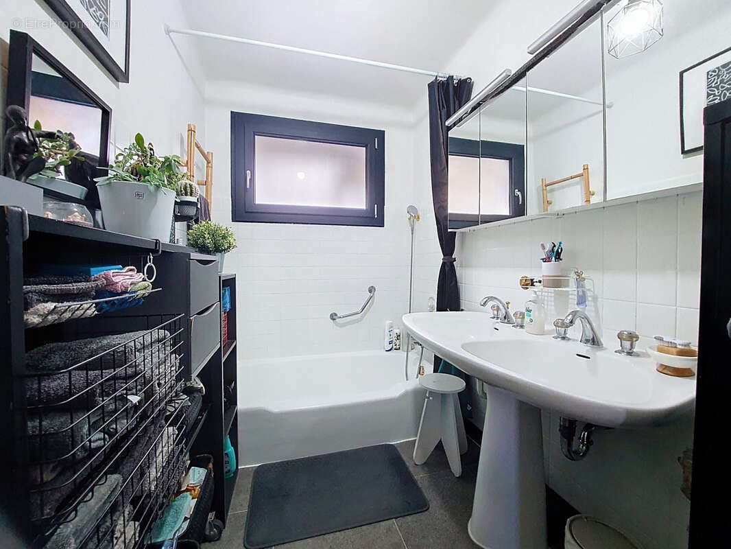 Maison à LA TOUR-DU-PIN