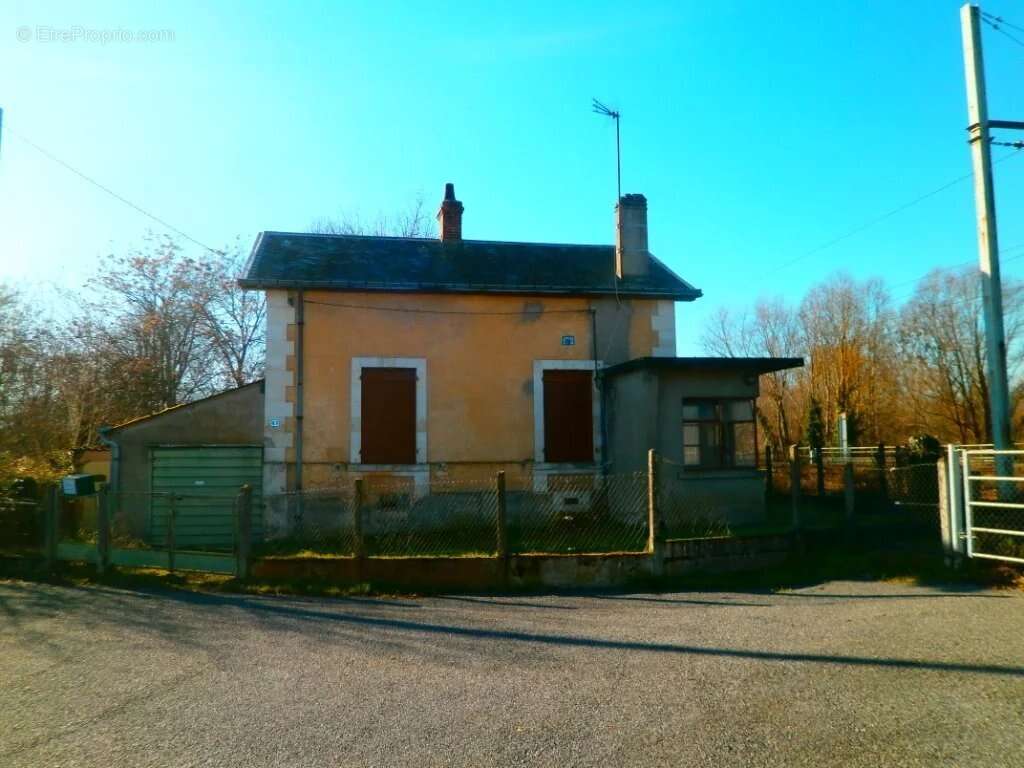Maison 3 pieces + garage + jardin + puits - photo 4