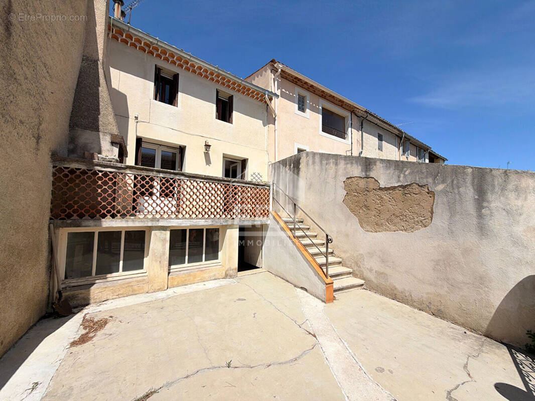 Maison à VILLELAURE