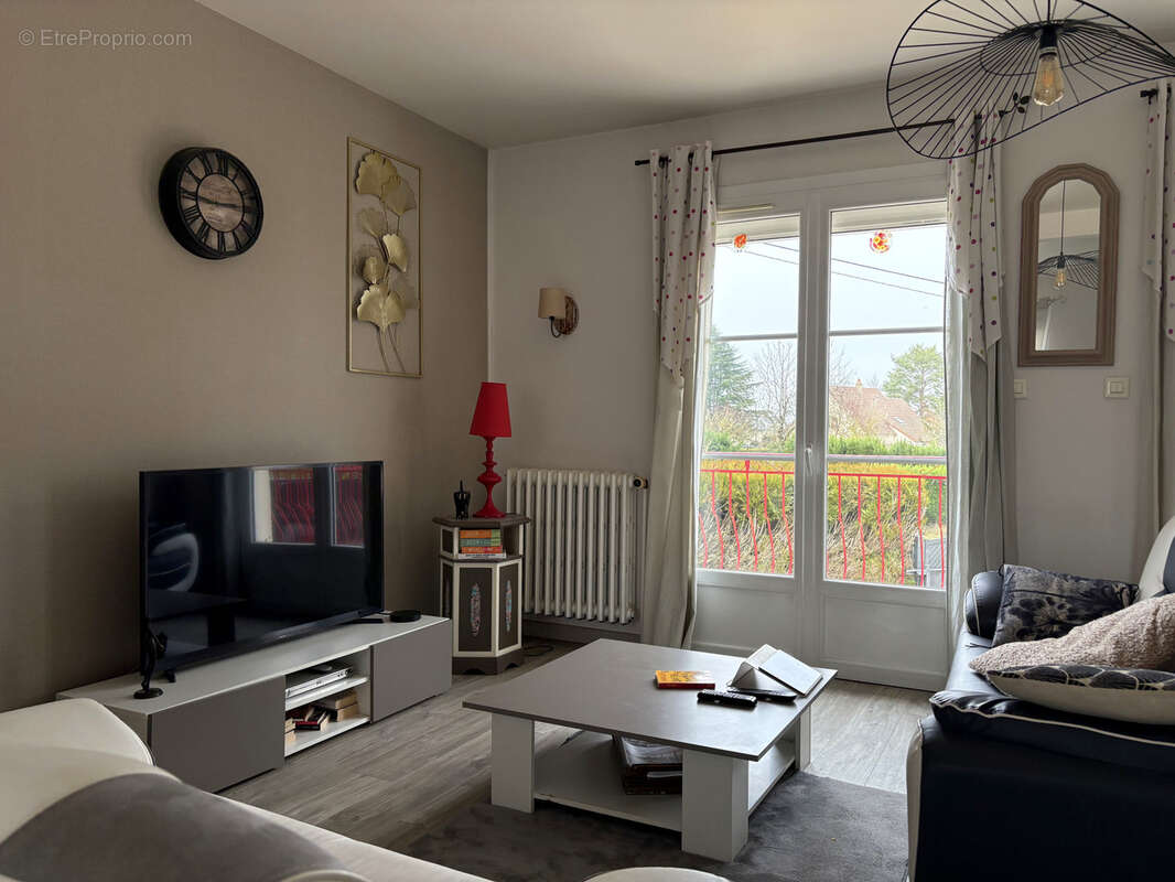 Maison à AZAY-SUR-CHER