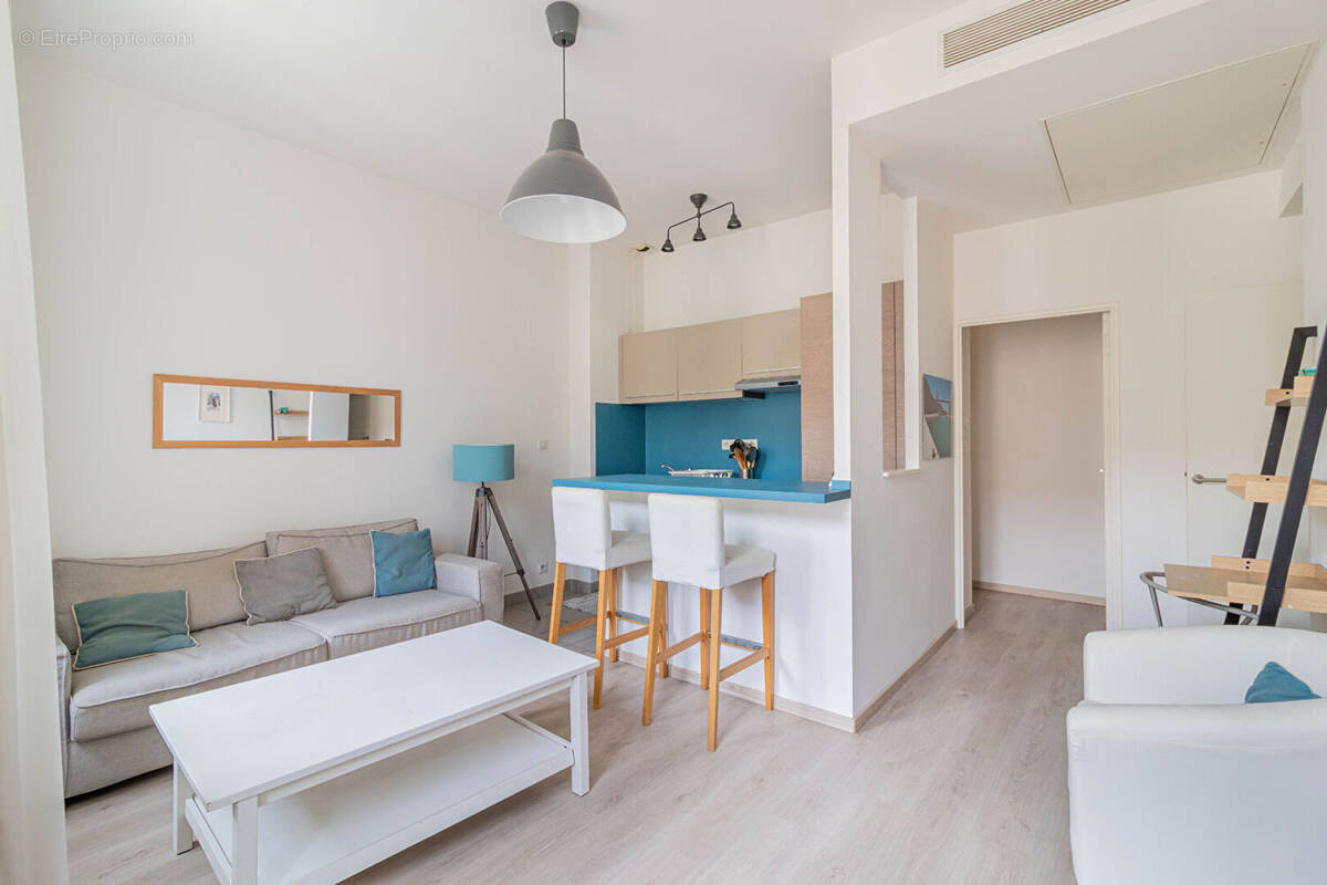 Appartement à MARSEILLE-2E