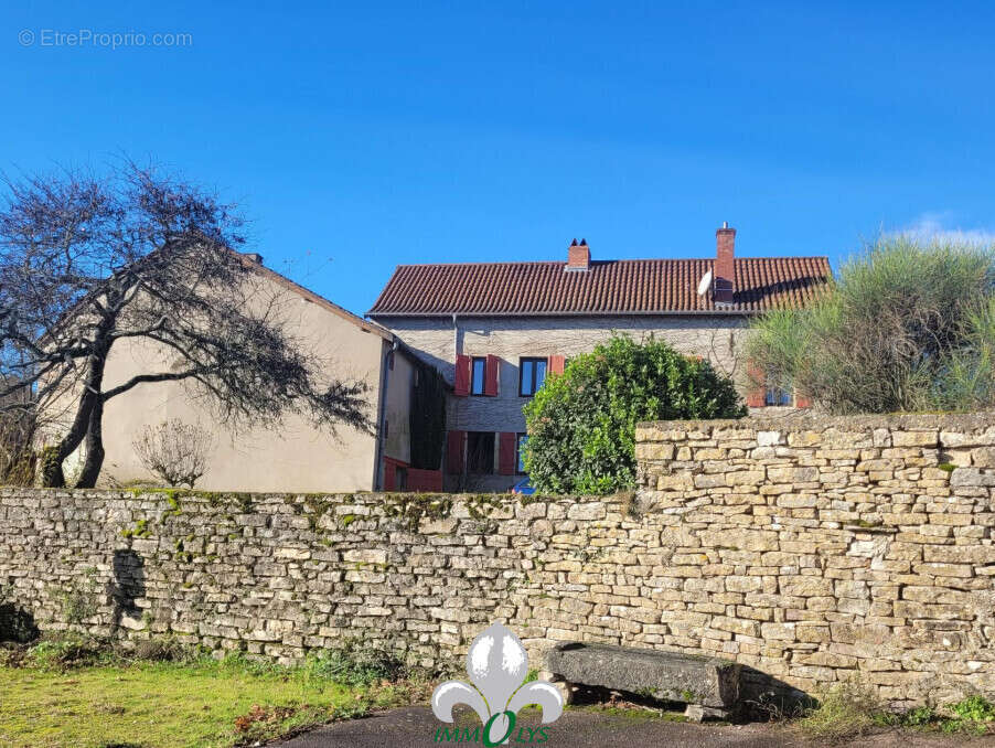 Maison à SENNECEY-LE-GRAND