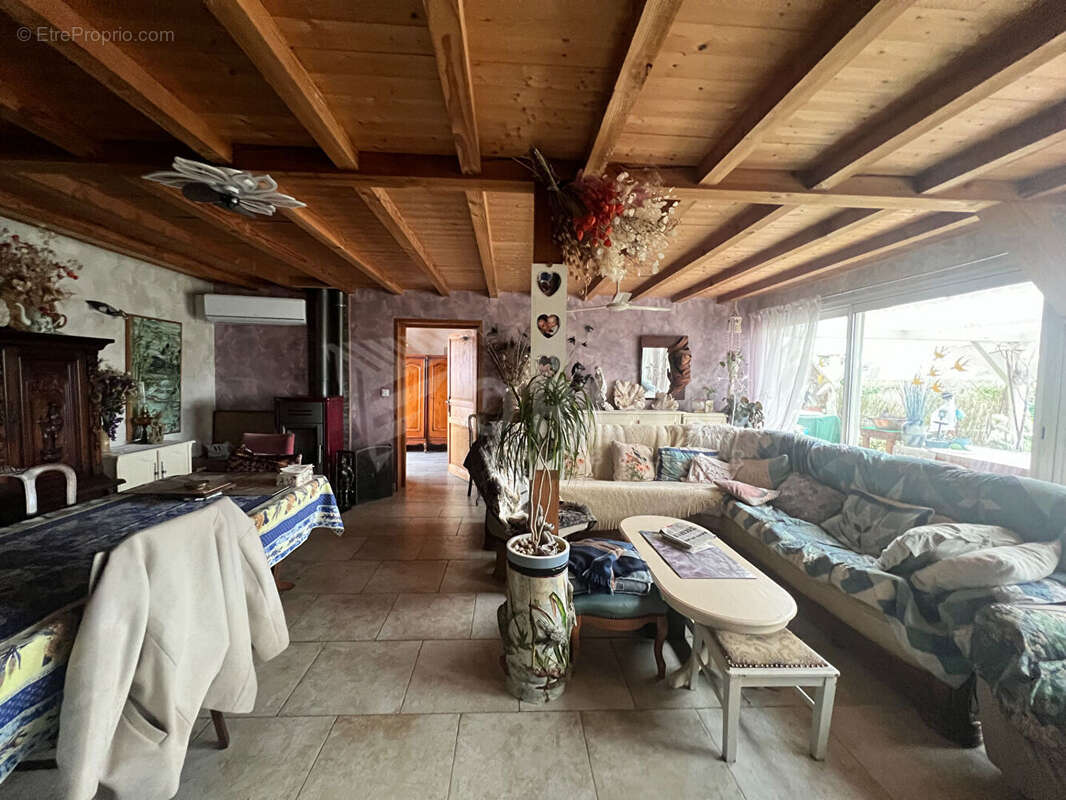 Maison à CHAMPIGNELLES