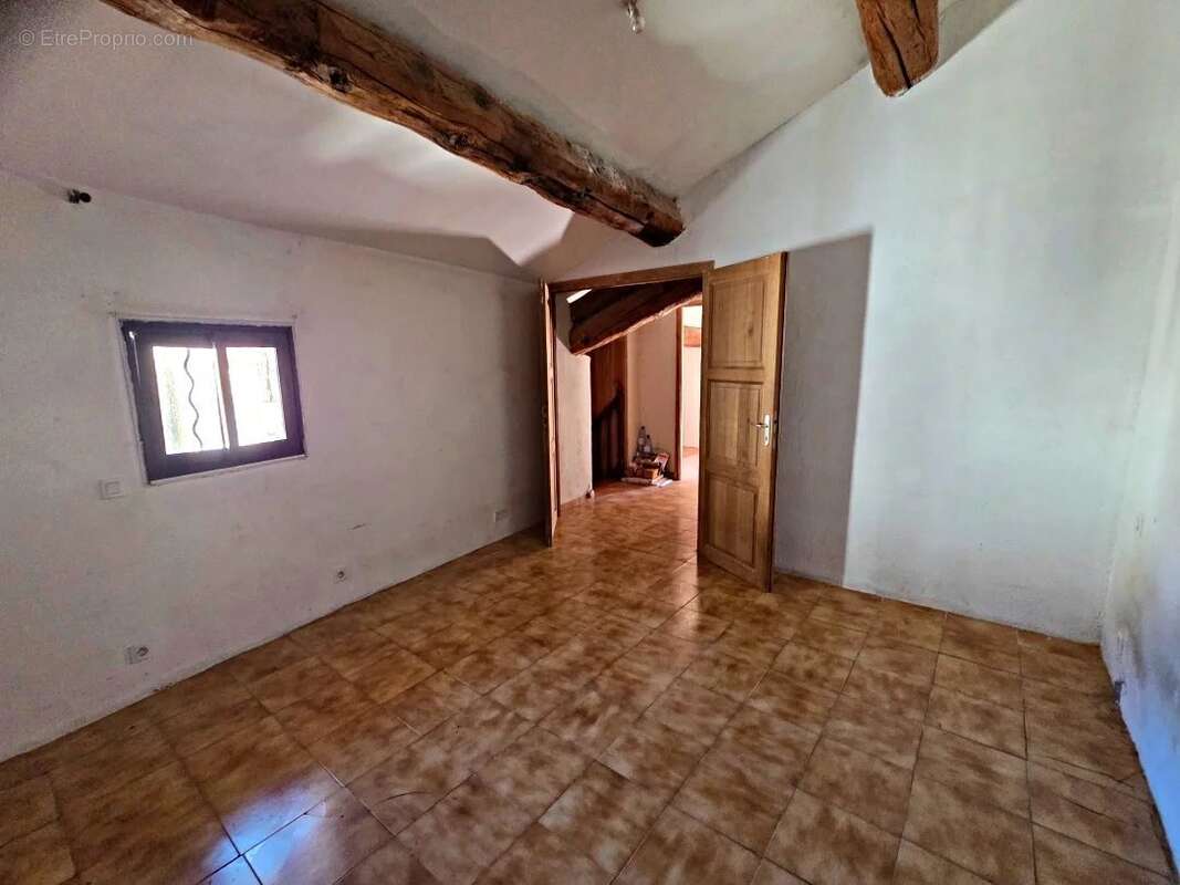Maison à MEAILLES