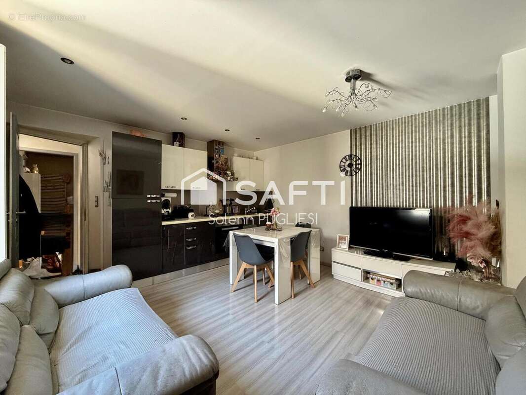Appartement 230 m² à Colombe  - photo 5