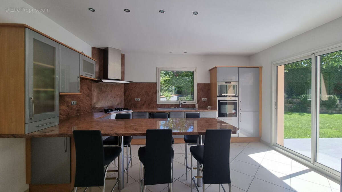 Maison à LE MESNIL-ESNARD