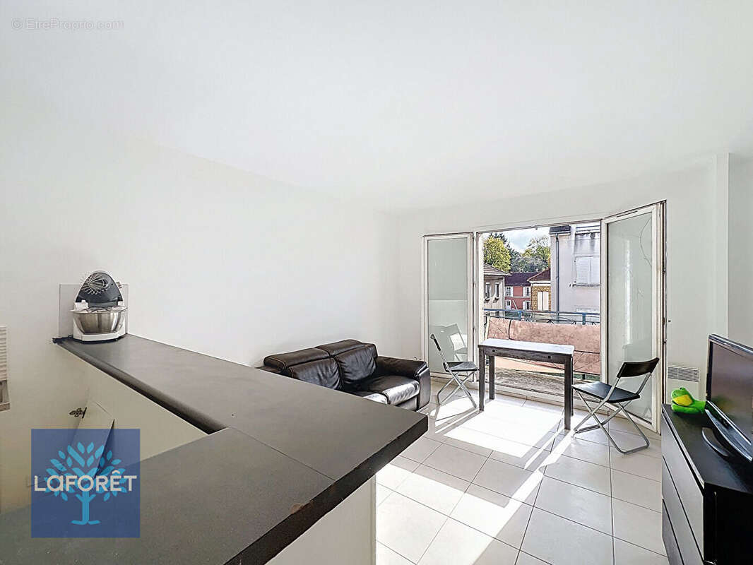 Appartement à CORBEIL-ESSONNES