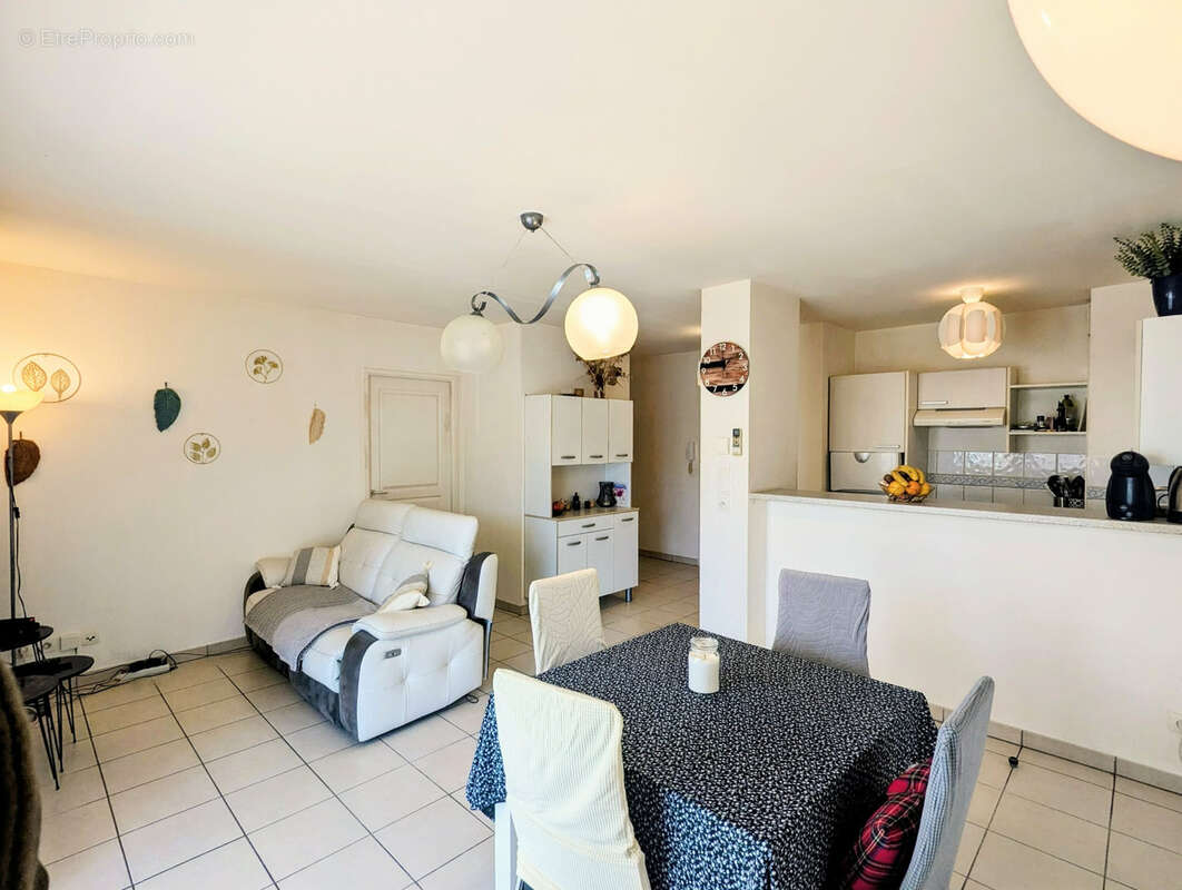 Appartement à LAMALOU-LES-BAINS