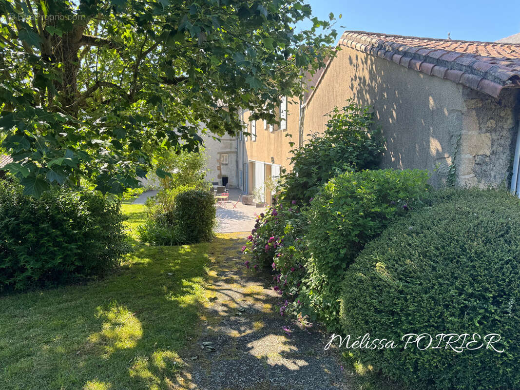 Maison à MORTAGNE-SUR-SEVRE