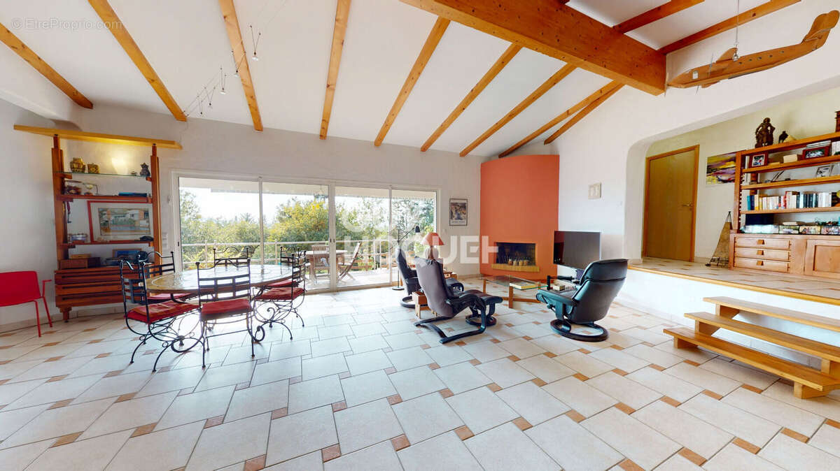 Maison à ETOILE-SUR-RHONE