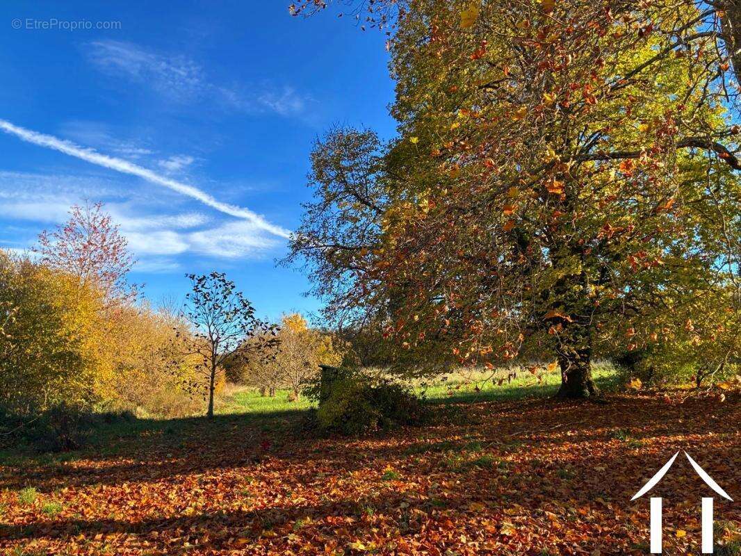 Maison à MONTSAUCHE-LES-SETTONS