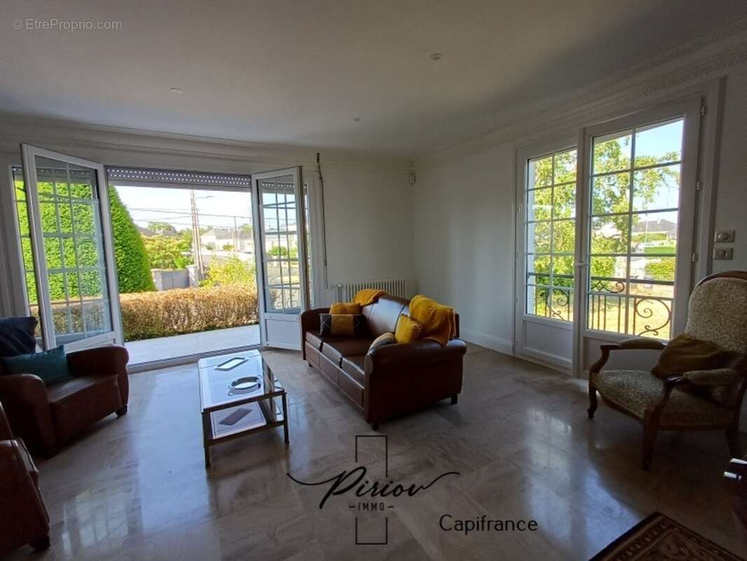 Maison familiale au coeur de Doué la Fontaine - Potentiel de 6 chambres - photo 16
