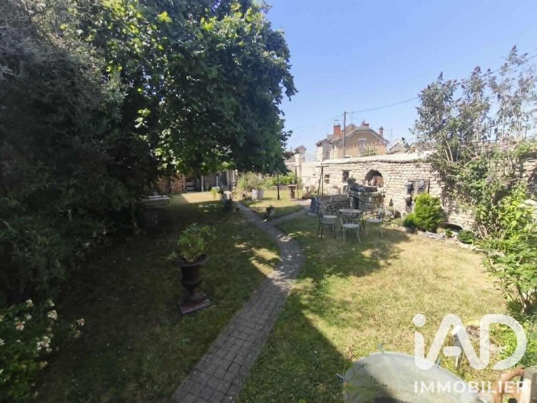 Maison 142 m² à Boynes  - photo 2