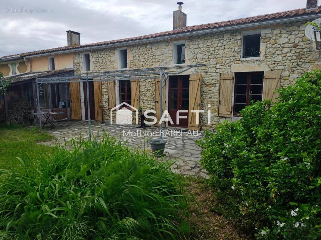Photo 1 - Maison à VENDAYS-MONTALIVET
