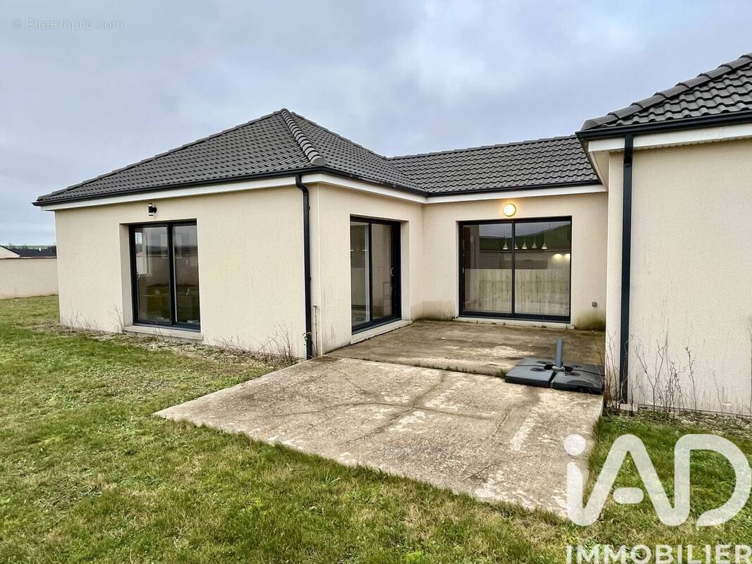 Photo 1 - Maison à NEUVILLE-SUR-VANNES