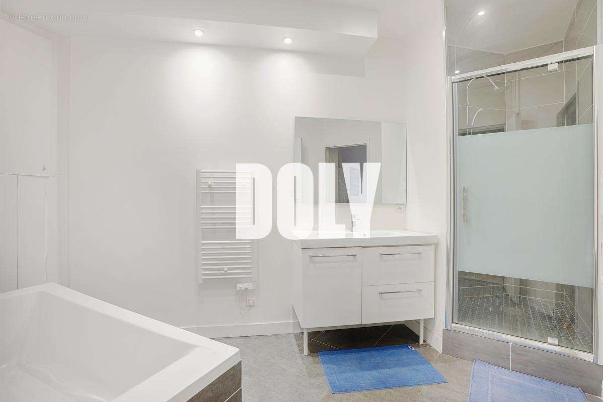 Appartement à PARIS-3E