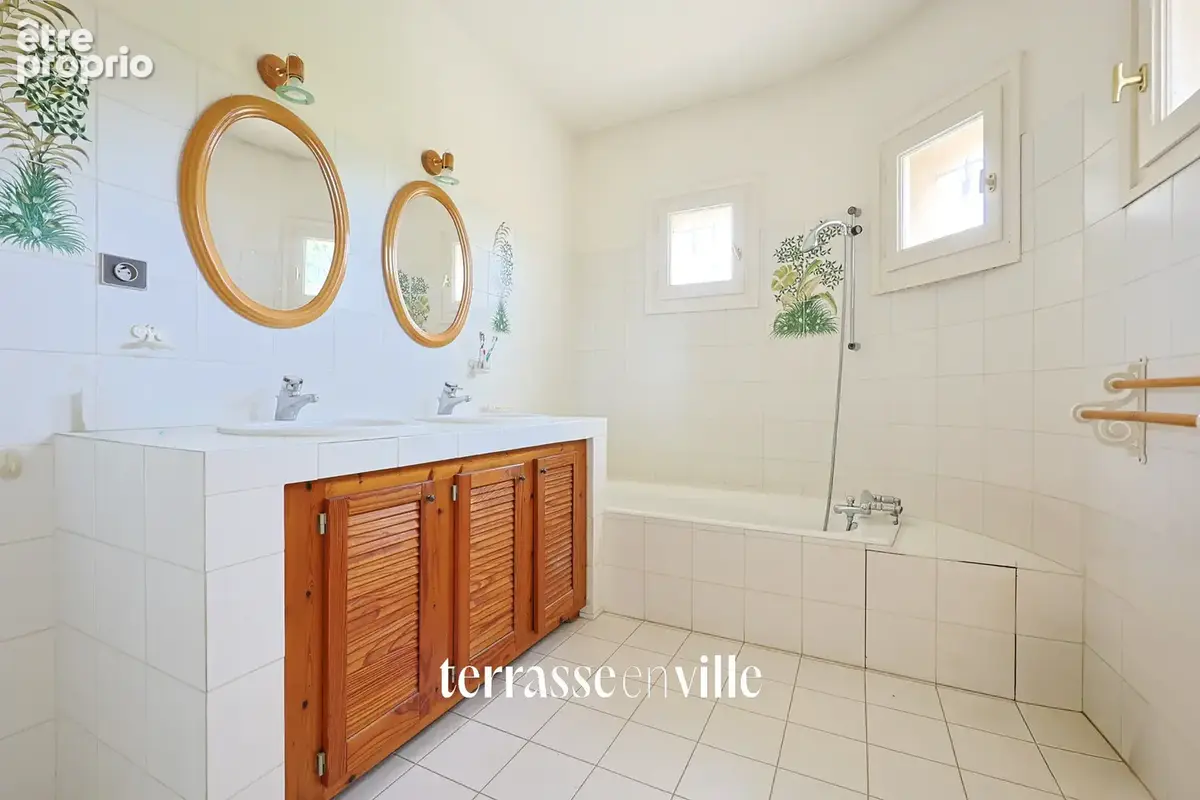 Sanary - plaine du roy - maison familiale t8 - 217m2 - grand sous-sol - garage - 1 700 000€ - photo 13