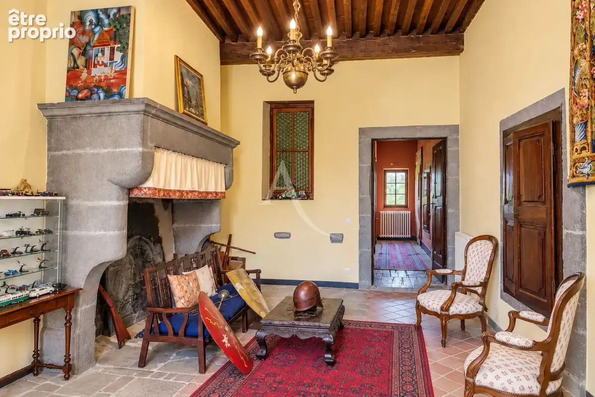 Château à Chilly - 215 m² habitables et dépendances sur 5 126 m² - photo 13