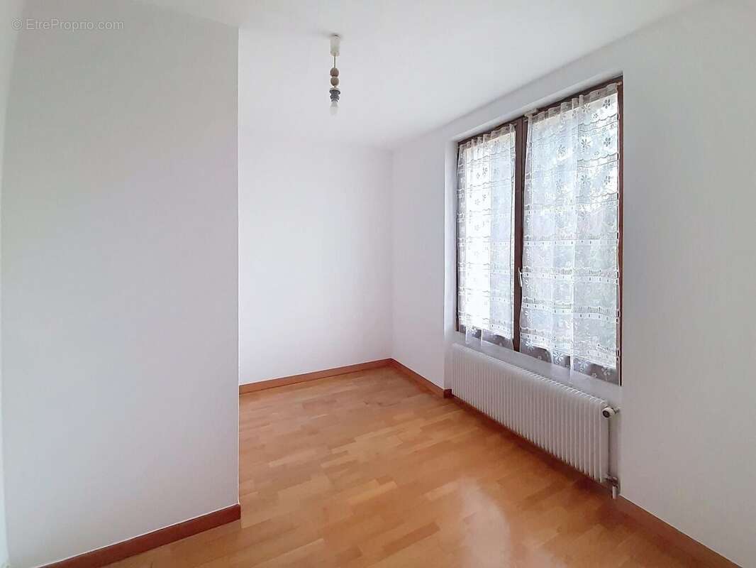 Maison 90 m² à Auffreville-Brasseuil  - photo 7
