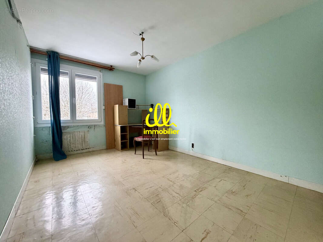 Appartement 94 m² à Charleville-Mezieres  - photo 5