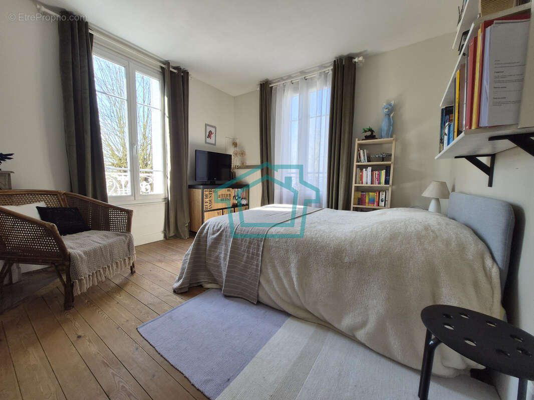 Maison de 135 m2, élevée sur 720 m2 de terrain proche Thoiry - photo 15