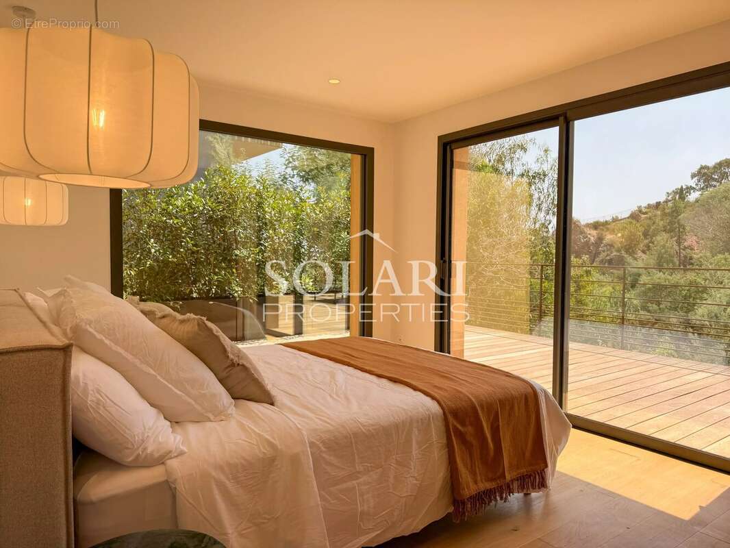 Villa d’architecte avec vue mer et piscine à Théoule-sur-Mer - photo 17