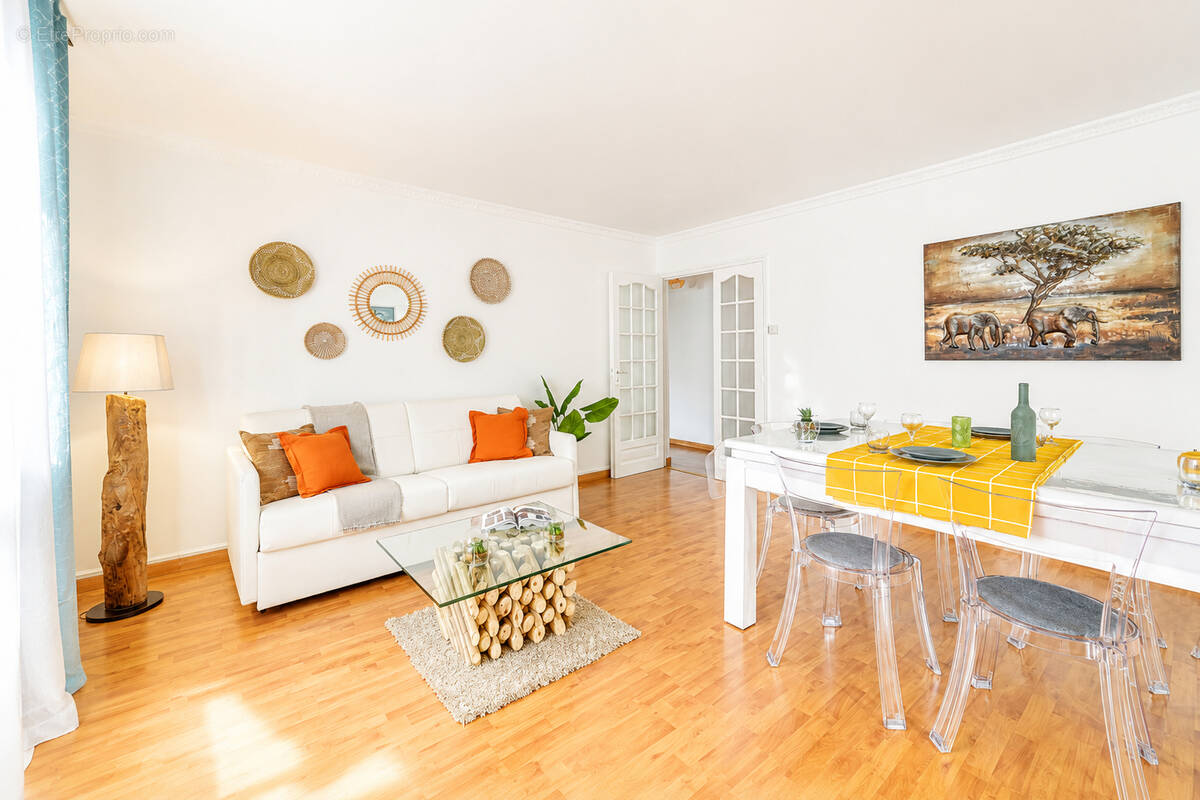 Appartement à COURBEVOIE