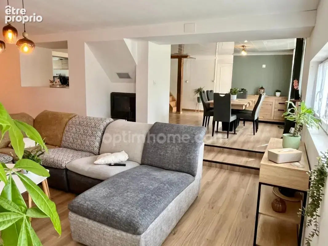 Maison familiale : 5 chambres, près de 80 m² de pièce de vie, une terrasse de 60 m² et un jardin de plus de 975 m² à Moulins-Sai - photo 5
