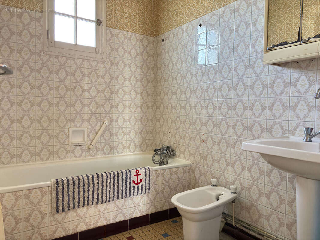 Maison à VAUX-SUR-MER