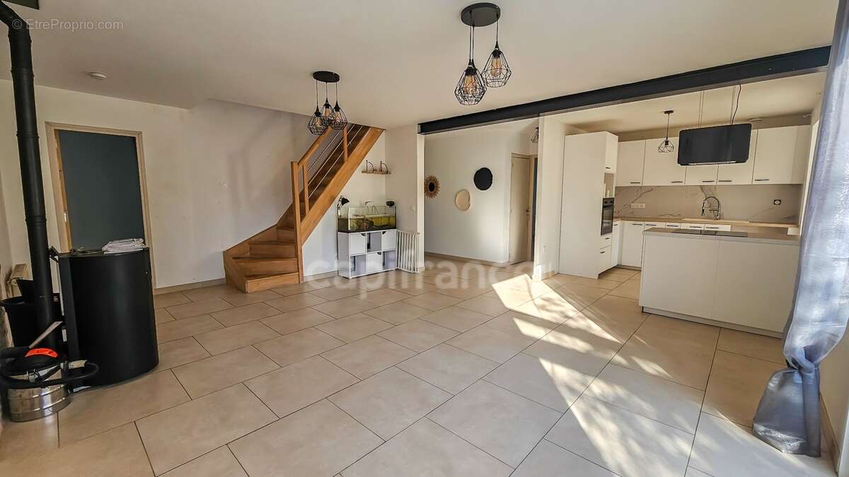 A vendre 6 pièces MORIGNY-CHAMPIGNY (91) maison sur sous-sol total en bon état sur terrain clos de 1961 m² - photo 13