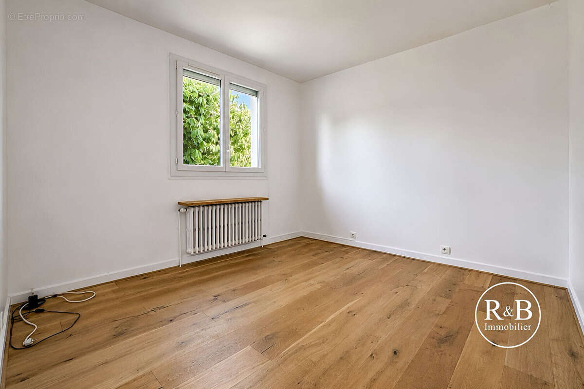 Maison à LES CLAYES-SOUS-BOIS