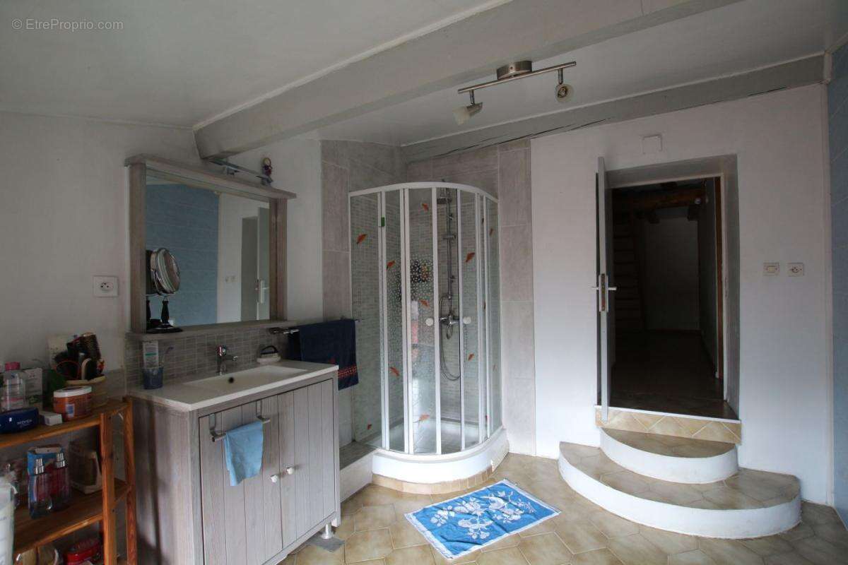 Maison à LIMONY