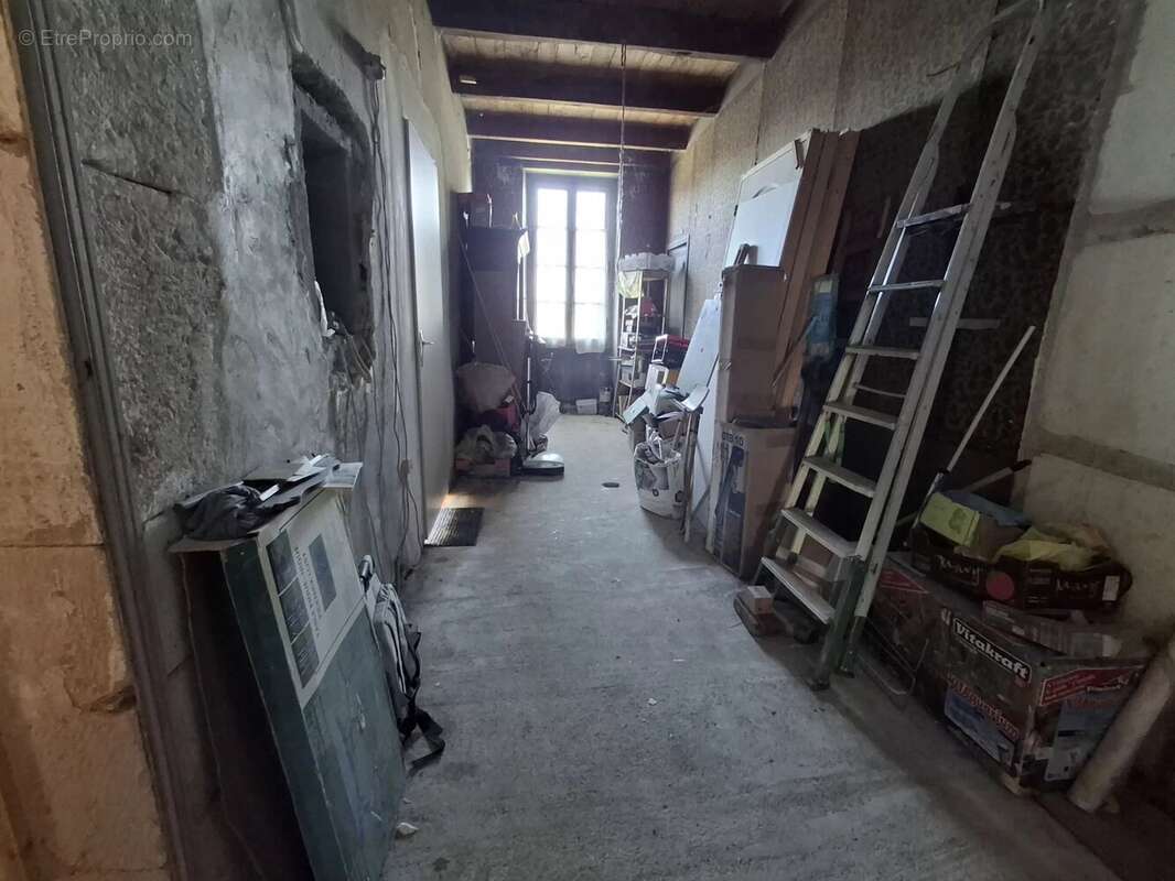 Propriété historique avec dépendances et 31 hectares de terrain - photo 16