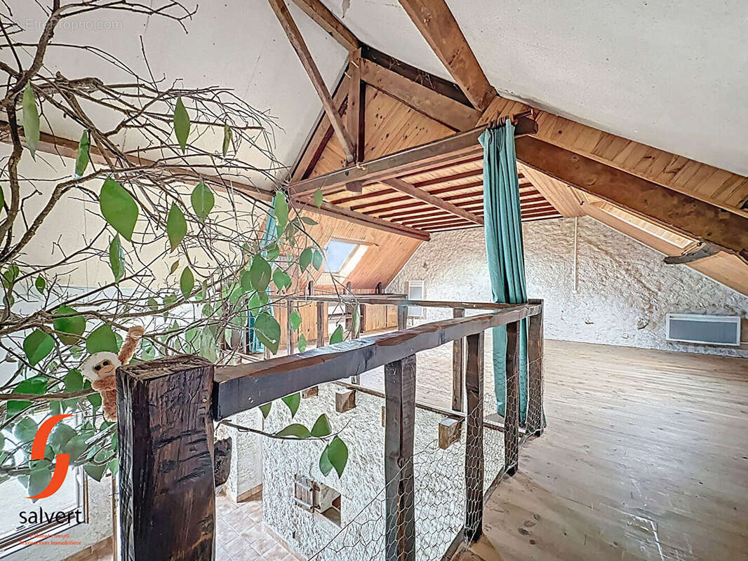 Maison à DURDAT-LAREQUILLE