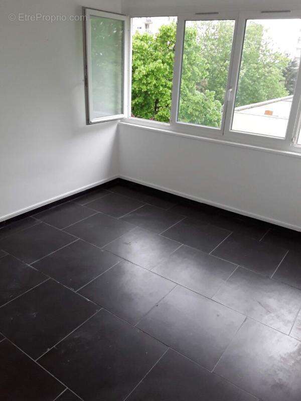 Appartement à SAINT-ETIENNE-DU-ROUVRAY