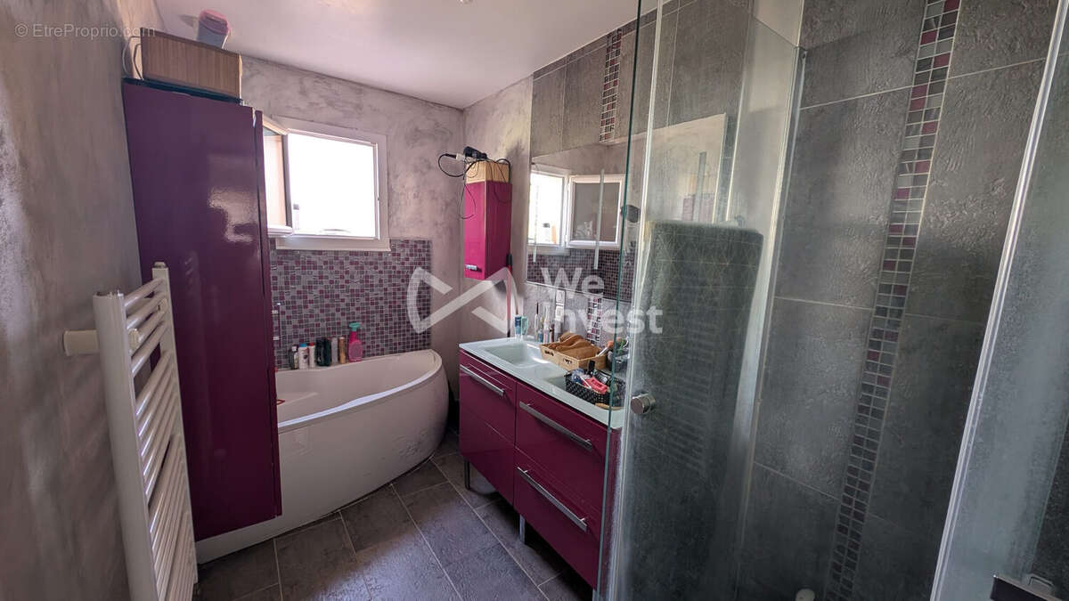 Maison à SAINT-OUEN-EN-BELIN