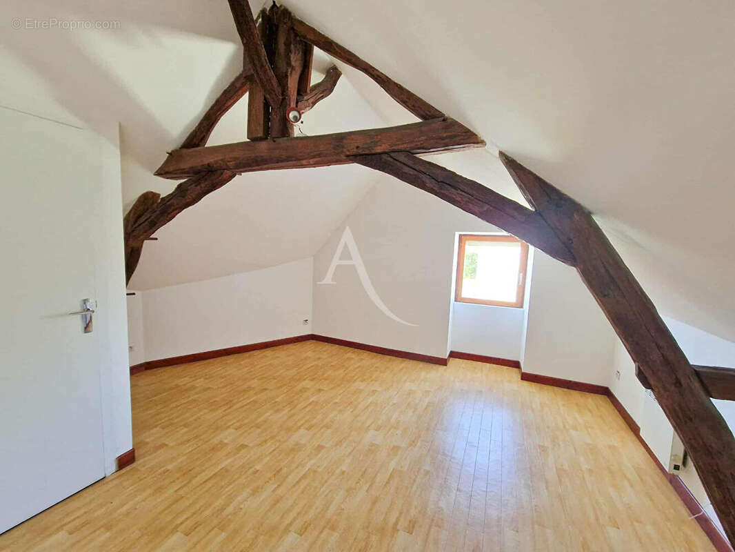 Maison à LOURESSE-ROCHEMENIER