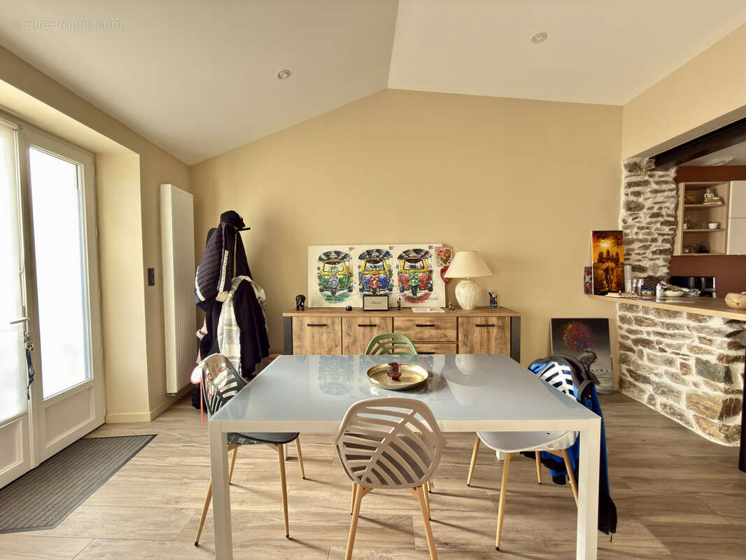 Maison à SAINT-COLOMBAN