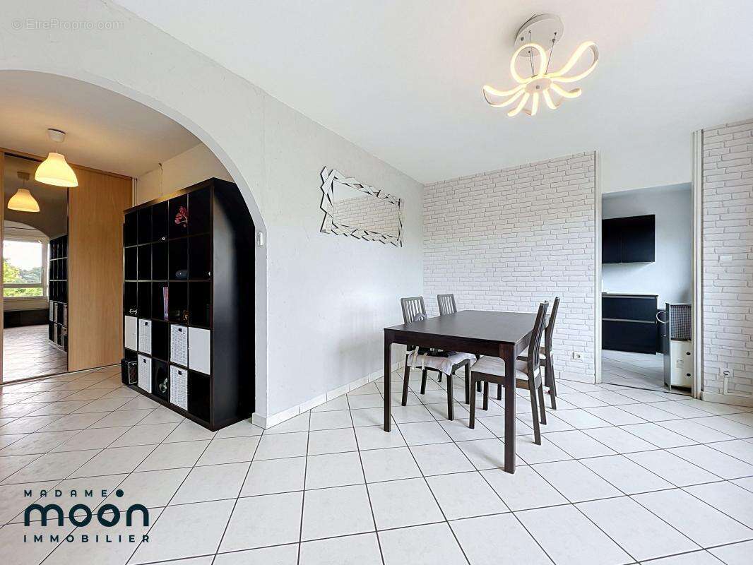 Appartement à OULLINS