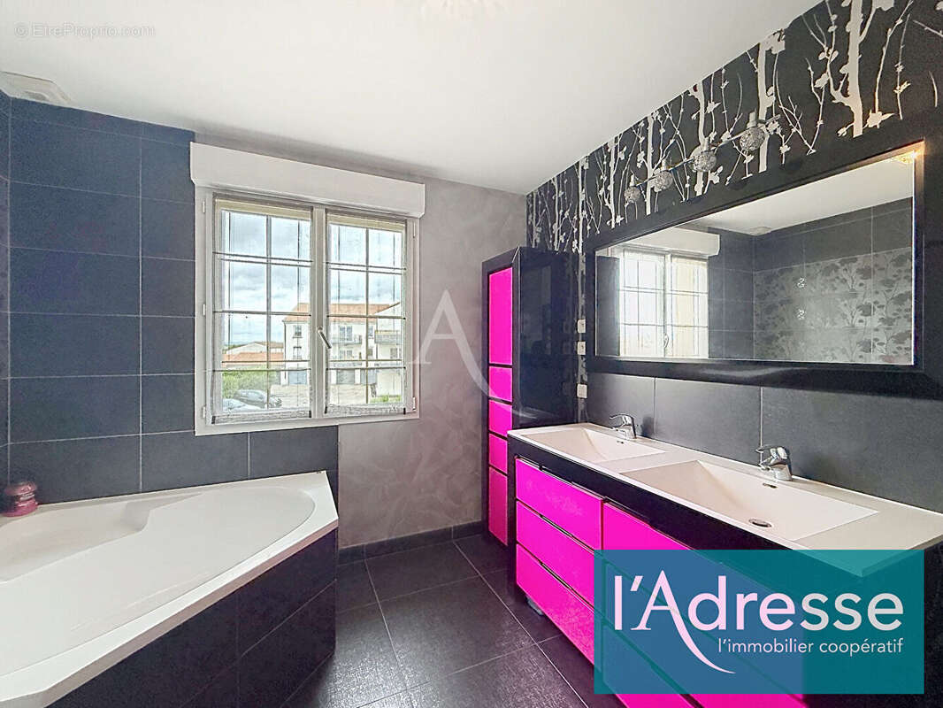 Maison Ennery - 148 m² - 4 chambres - Jardin - Garage - Abris de jardin - photo 14