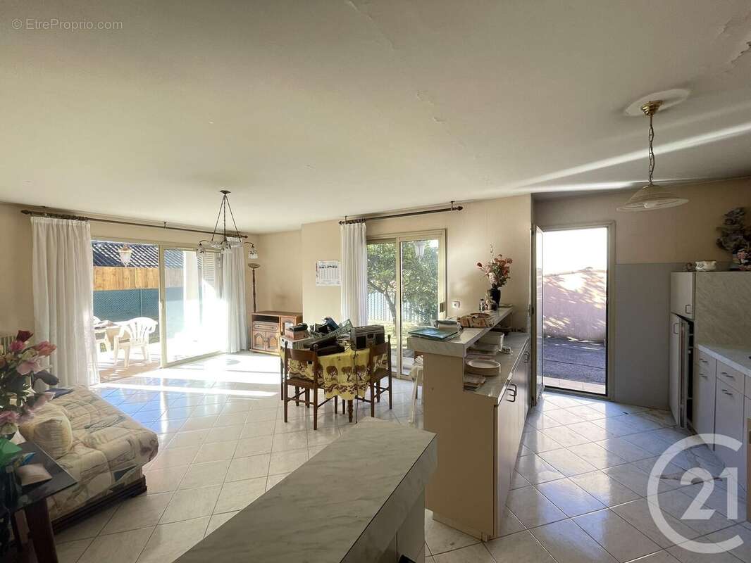 Maison à SAINT-LAURENT-DU-VAR