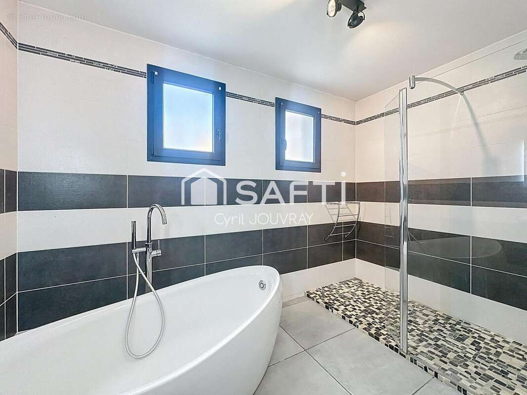 Photo 8 - Maison à LEOJAC