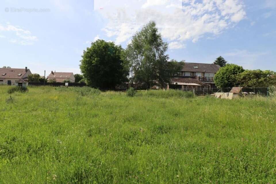 Terrain 964 m² à Magny-En-Vexin  - photo 3