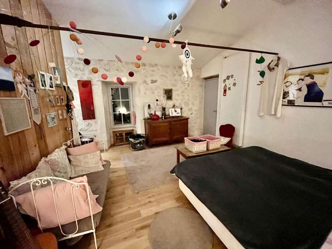 92fcfdd4-ac1f-47cc-adf4-6661196ca635.jpeg - Maison à LIBOURNE